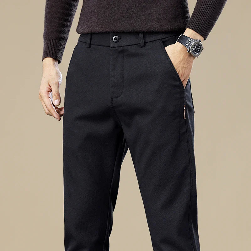 Calça Chino Masculina em Sarja